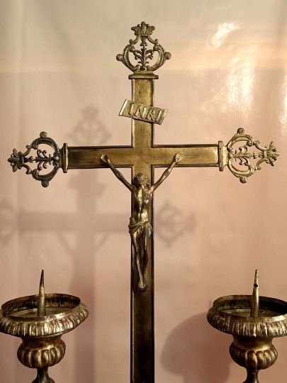 Set di porta-cera con crocce di altare meta 700