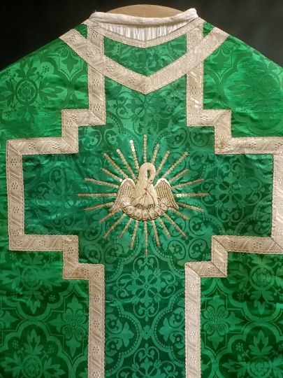 Green latin chasuble Pelican circa 1900 Nearly complete