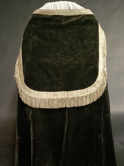 Sobre chape noire en velours de soie Epoque 1800 environ