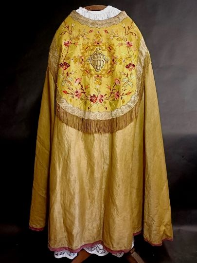 Gold cope cornely embroidery 1900