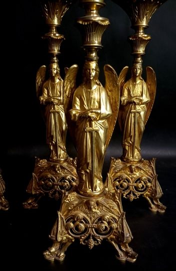 Serie de 6 pique-cierge Archanges neogothique bronze doré milieu XIX°