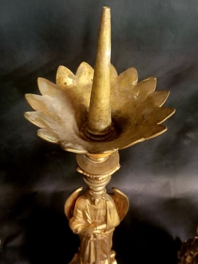 Serie de 6 pique-cierge Archanges neogothique bronze doré milieu XIX°