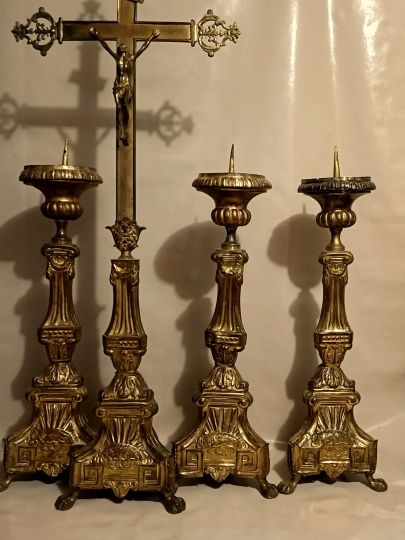 Jeu de pique-cierge et croix d'autel XVIII°