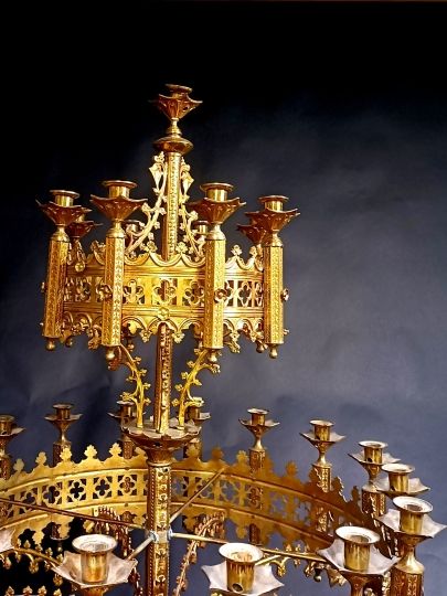 Spectaculario paio di candelabri , bronzo dorato , verso 2 metri