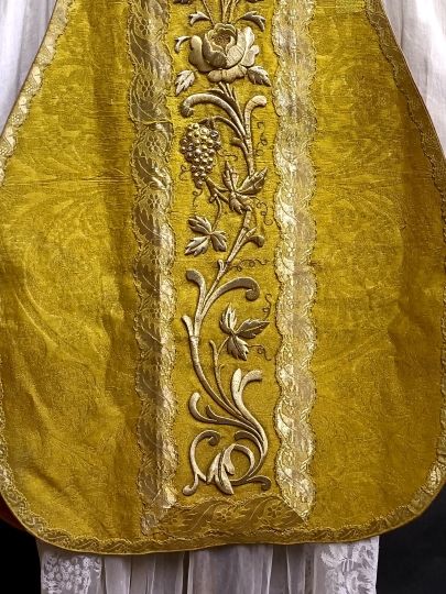 Gold latin chasuble , gold thick embroiederies XIXth c. IHS Complete set
