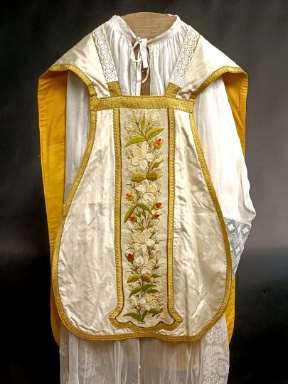 Chasuble Mariale blanche 1900