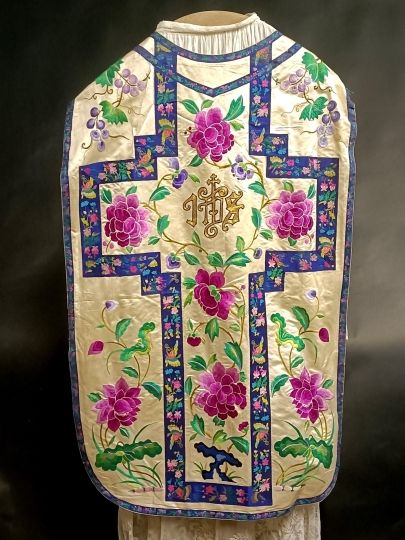 Colonial white chasuble Tonkin and Cocincina Complete set