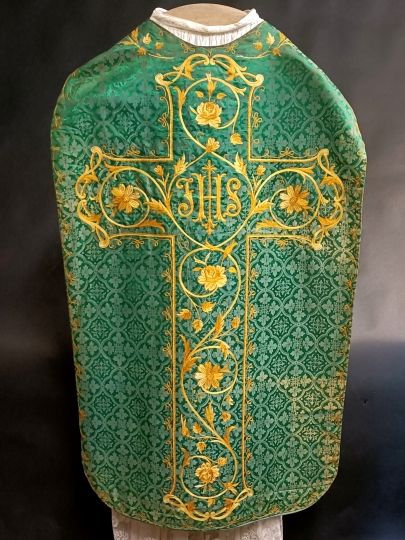 Green latin chasuble Cornely Point nearly complete
