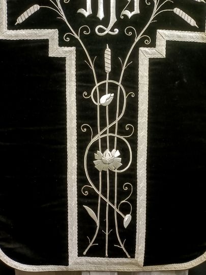 Black chasuble , silk velvet circa 1920 Stole and chalice veil