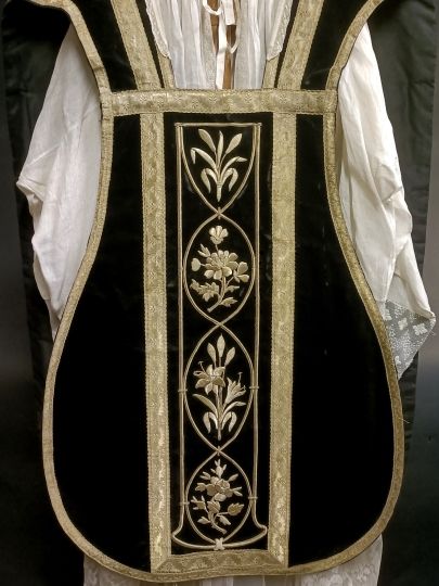 Black latin chasuble velvet , circa 1880 to 1900 near complete
