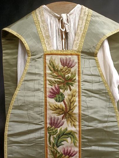 Green chasuble silk moire- Complete set