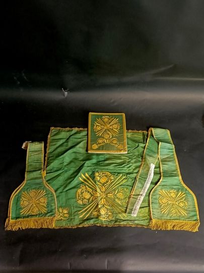 Green latin chasuble silk moire first Empire - Complete set