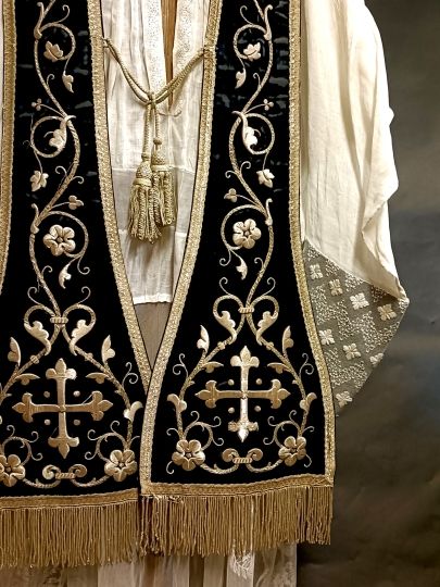 Black pastoral stole silk velvet -Rich embroideries in silver XIXth c.