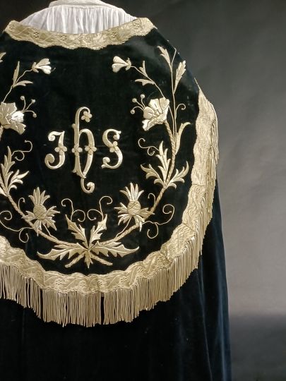 Black cope in silk velvet , thick embroideries silver threads