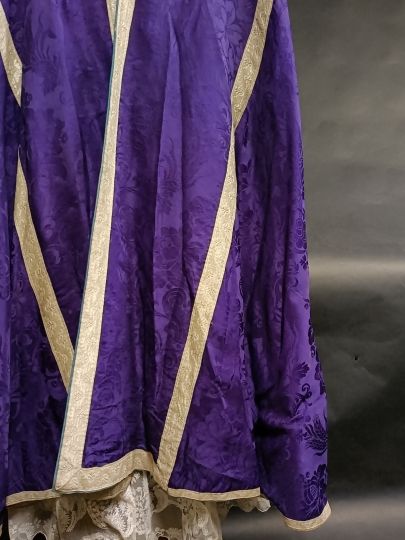 Piviale viola seta damascata primi 800
