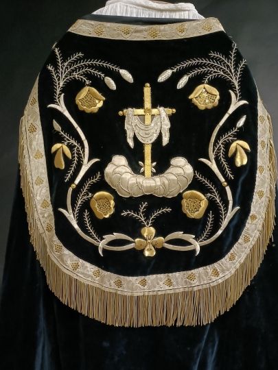 Black cope silk velvet gold and silver threads