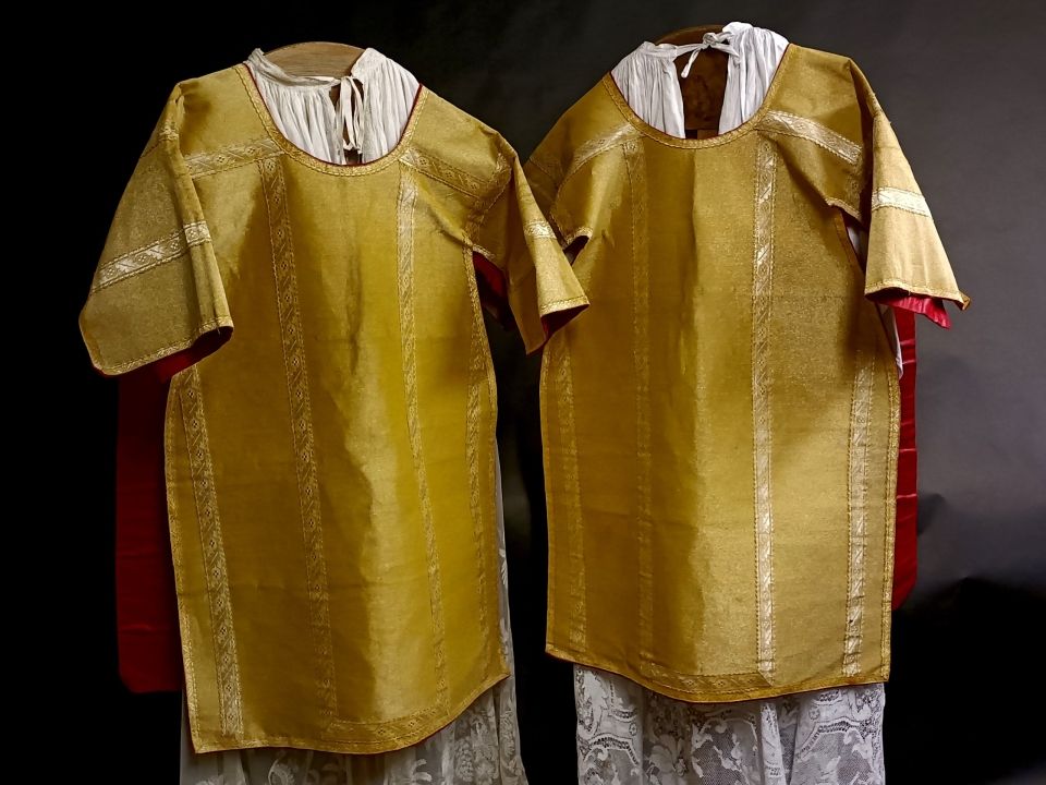Set di tunicelle oro , 190, come nuove