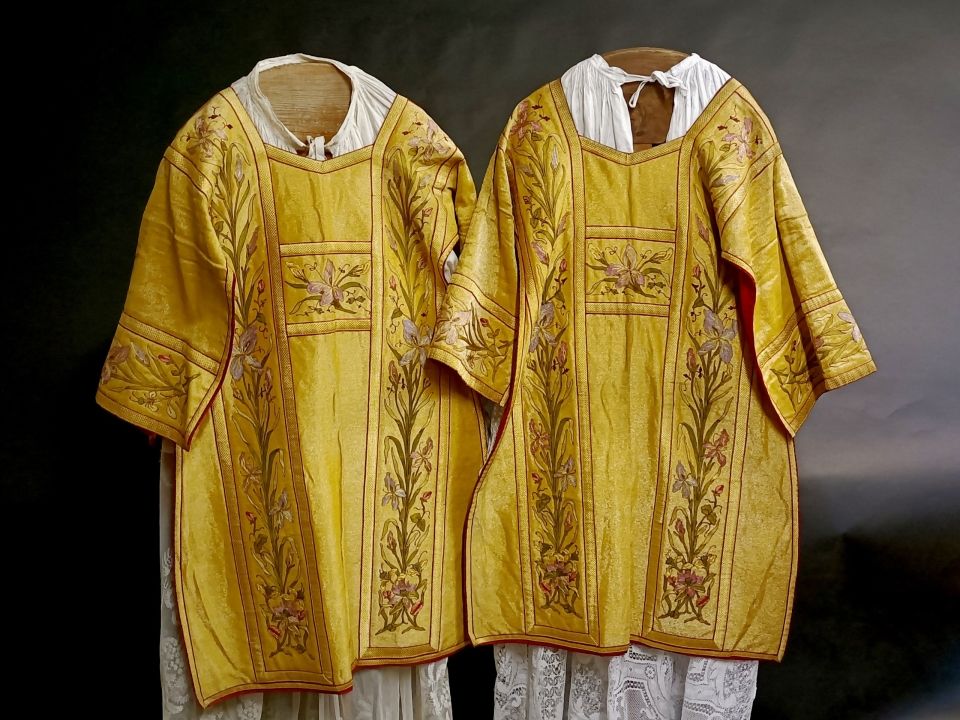 Pair of gold dalmatics Cornely embroideries 1900