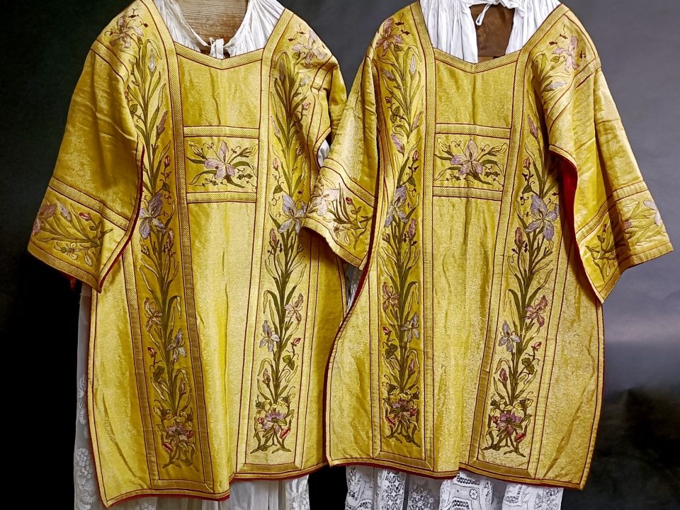 Pair of gold dalmatics Cornely embroideries 1900