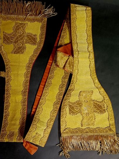 Set of gold dalmatics thick embroideries circa 1880