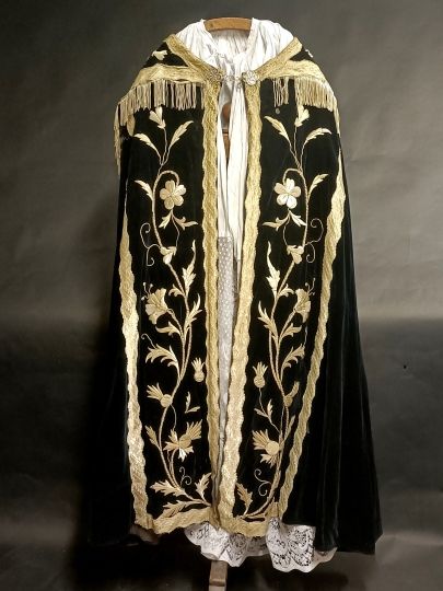 Black cope in silk velvet , thick embroideries silver threads