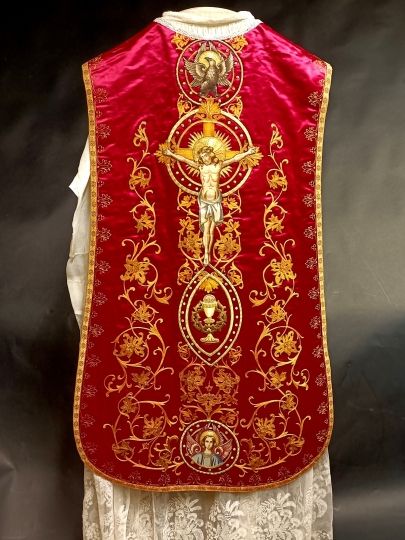 Wonderful red chasuble with evangelists , 1900 , complete set