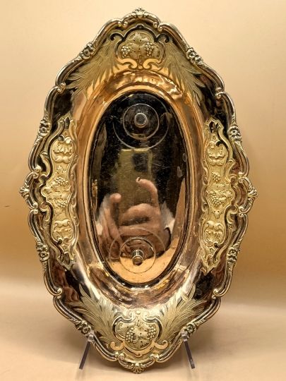 Set di ampolline in argento dorato , fine 800 , stile barocco