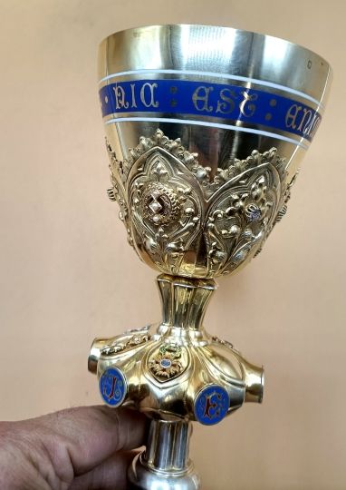 Calice neogothico Carmel Déchaux ; argento dorato gioelli in oro e diamanti