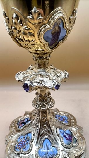 Eccezionale calice neogothico ,argento dorato, smalti su porcelano , per il papa Pie IX