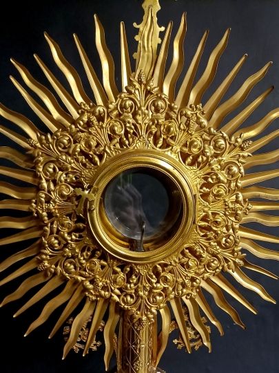 High neogothic monstrance in brass gilted , Circa 1880 , enamels and strass